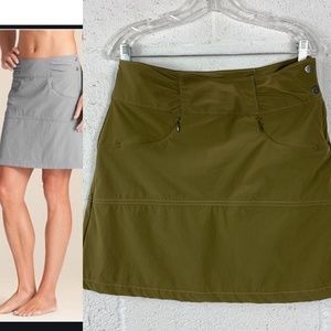 Athleta Hit the Trail Skort Skirt, Size 4, Green